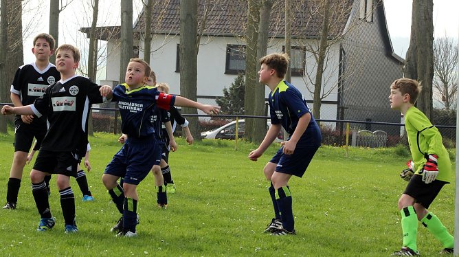 Wo ist der Ball? (Foto: Michael Liedke)