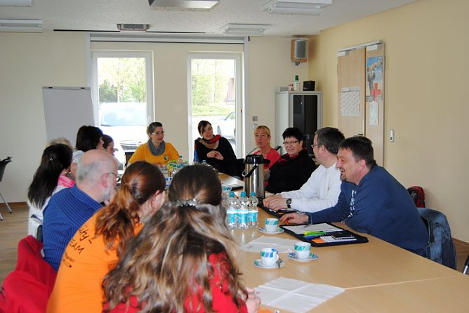 Regionaltreffen der Gruppenleiter des Jugendrotkreuzes (Foto: Karl-Heinz Herrmann) Regionaltreffen der Gruppenleiter des Jugendrotkreuzes (Foto: Karl-Heinz Herrmann)