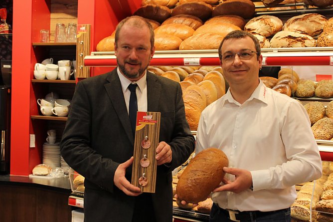 Morgen startet Brot am Haken (Foto: Karl-Heinz Herrmann) Morgen startet Brot am Haken (Foto: Karl-Heinz Herrmann)