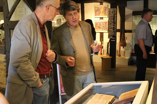 Dr. Peter Kuhlbrodt hat die Ausstellung inhaltlich erstellt (Foto: Angelo Glashagel)