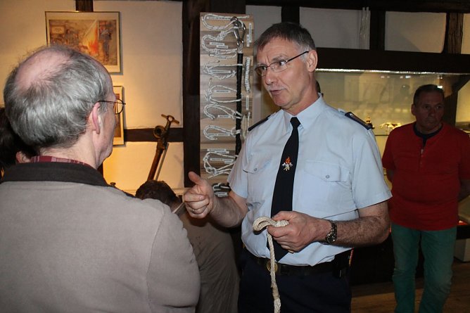 Werner Koppe steuerte viele der Exponate bei (Foto: Angelo Glashagel)