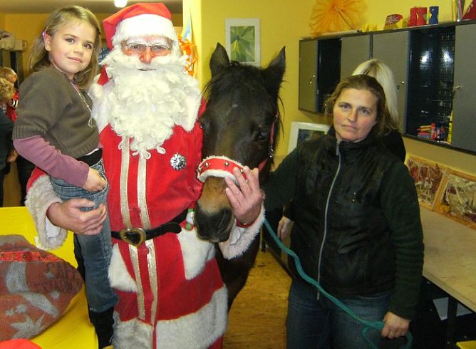 Nikolaus im Mehrgenerationenhaus (Foto: LIFT) Nikolaus im Mehrgenerationenhaus (Foto: LIFT)
