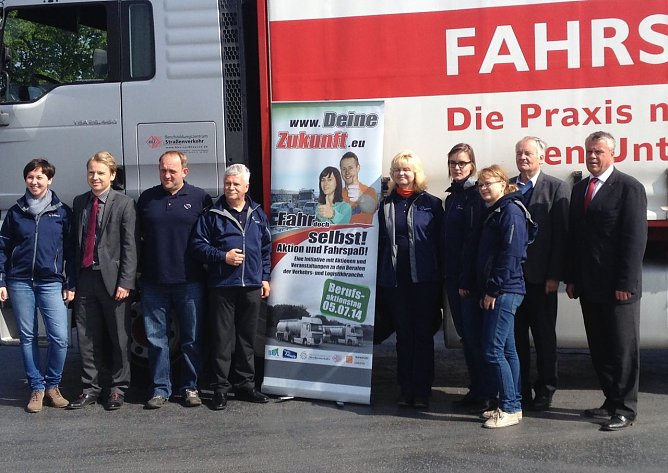 Besuch auf dem Autodrom (Foto: BBZ) Besuch auf dem Autodrom (Foto: BBZ)