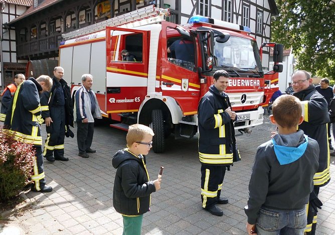 Feuerwehr zum Anfassen (Foto: privat) Feuerwehr zum Anfassen (Foto: privat)