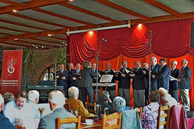 Am Kyffh&auml;user gesungen (Foto: Siegfried Wenzel)