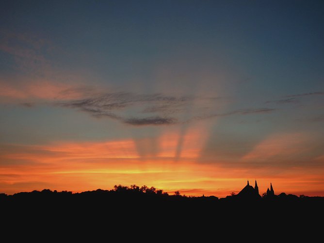 Heute, 5.15 Uhr &uuml;ber Nordhausen (Foto: Bernd Thielbeer)