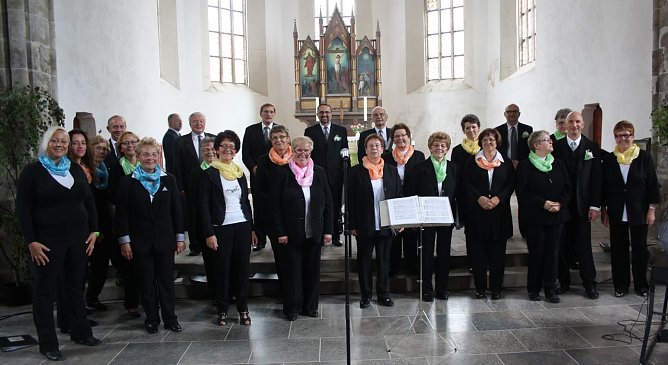 Frühjahrskonzert (Foto: Helga Poerschke) Frühjahrskonzert (Foto: Helga Poerschke)