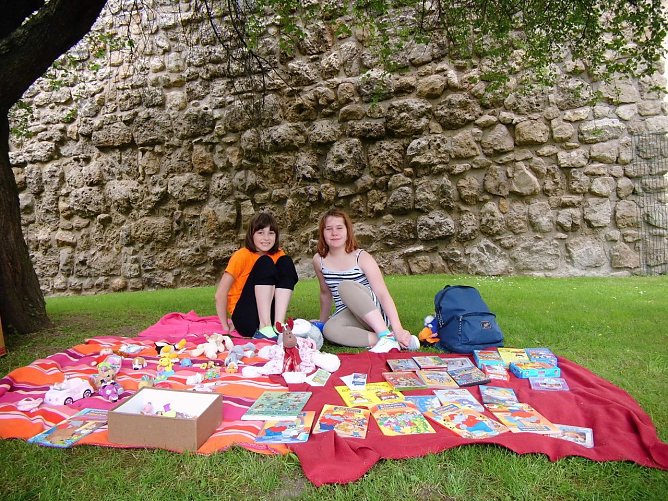 Auf dem Kinderflohmarkt wird es viel zu entdecken geben (Foto: Frank Tuschy)