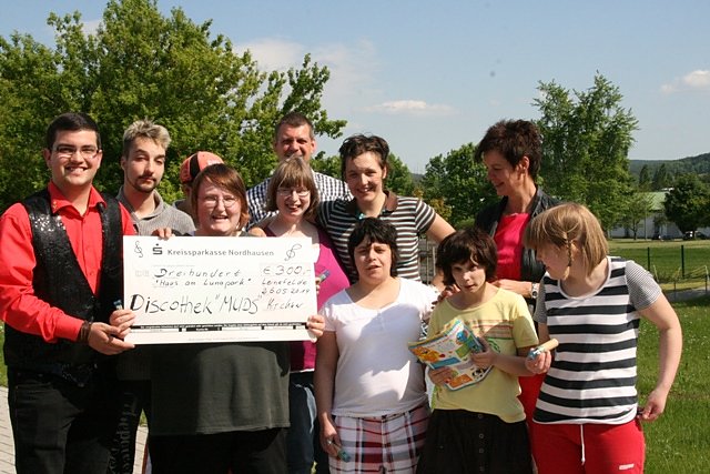 Scheck&uuml;bergabe Haus am Lunapark (Foto: Christine Bose)