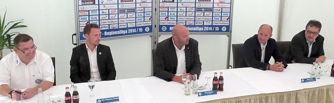 Pr&auml;sidium, Trainer, neuer Spieler (Foto: nnz)