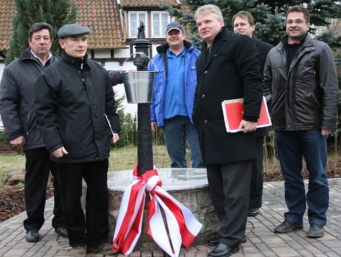 Straße übergeben (Foto: Wille) Straße übergeben (Foto: Wille)