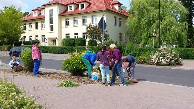 Bleicher&ouml;der Sch&uuml;ler im Umweltpraktikum (Foto: Pressestelle Landkreis)