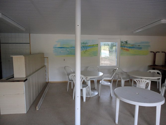 Freibad Großfurra in neuem Glanz (Foto: Badesportverein Großfurra) Freibad Großfurra in neuem Glanz (Foto: Badesportverein Großfurra)