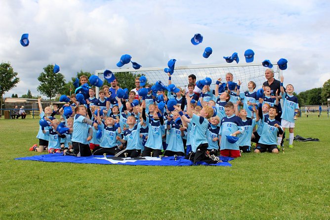 Der wackere Nachwuchs lernte bei der HSV Fu&szlig;ball Schule (Foto: Michael Liedke)