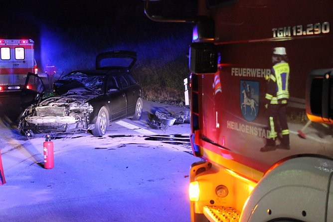 Unfall auf der A 38 (Foto: Feuerwehr Heiligenstadt) Unfall auf der A 38 (Foto: Feuerwehr Heiligenstadt)
