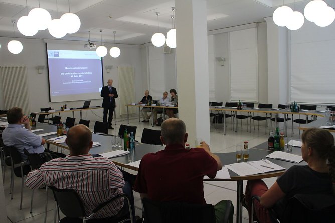 Zu Beginn fiel das Interesse gering aus (Foto: Angelo Glashagel)