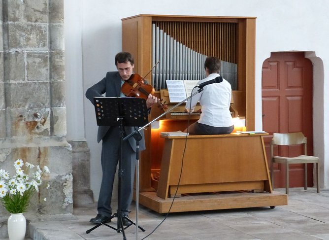 Einweihung der neuen Orgel (Foto: Hannelore Pientka) Einweihung der neuen Orgel (Foto: Hannelore Pientka)