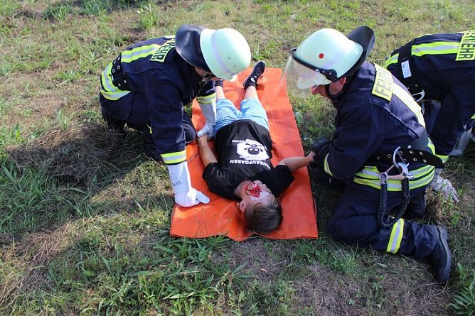 Bahnübung (Foto: Karl-Heinz Herrmann) Bahnübung (Foto: Karl-Heinz Herrmann)
