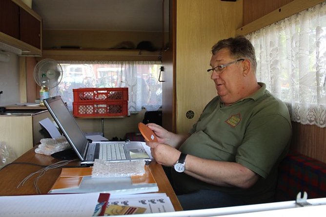 Traktoren über Traktoren... (Foto: Karl-Heinz Herrmann) Traktoren über Traktoren... (Foto: Karl-Heinz Herrmann)