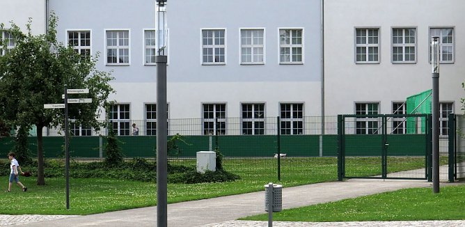 Fu&szlig;ballfeld auf dem Petersberg (Foto: nnz)