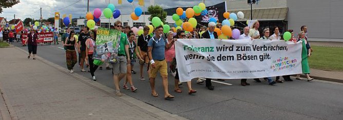 Zeichen gegen Rechts gesetzt (Foto: Karl-Heinz Herrmann) Zeichen gegen Rechts gesetzt (Foto: Karl-Heinz Herrmann)