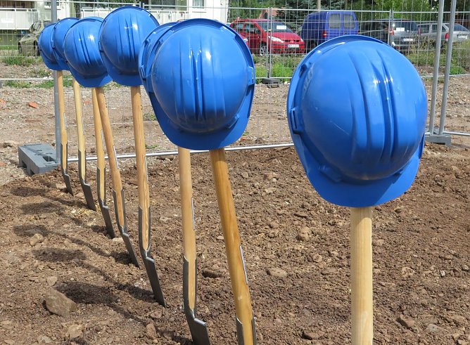 Acht Spaten (Foto: nnz)