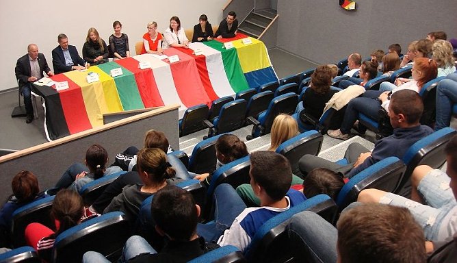 Podiumsdiskussion im Ferienpark (Foto: privat) Podiumsdiskussion im Ferienpark (Foto: privat)