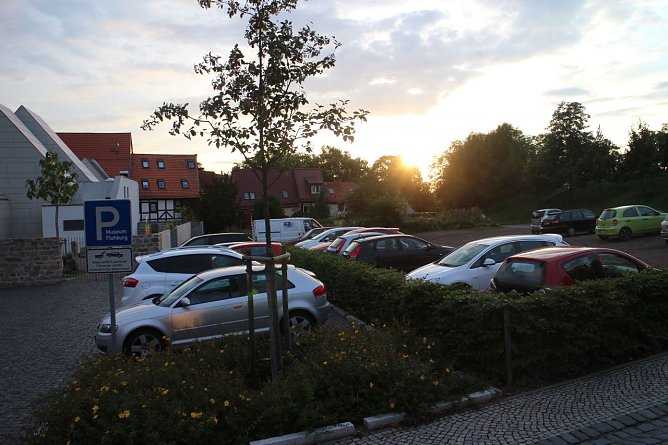 Heute Parkplatz, Anfang n&auml;chsten Jahres Baustelle - das Quartier Georgengasse (Foto: Angelo Glashagel)