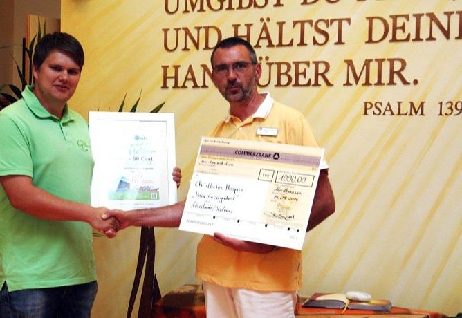 Spende &uuml;bergeben (Foto: privat)