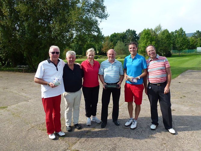 Der Neust&auml;dter Golfclub sagt Danke (Foto: Margret Holzapfel)