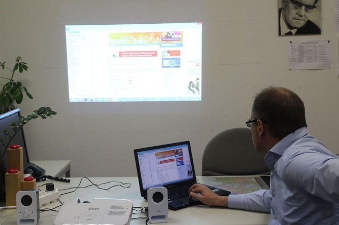 Auch bei der SPD hat man die Ergebnisse im Blick (Foto: Angelo Glashagel)