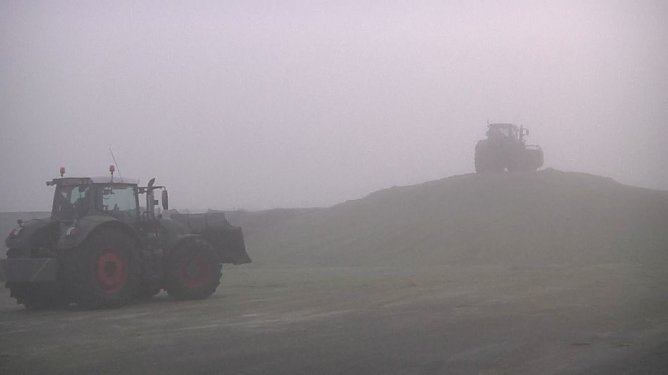 Die H&auml;lfte des Lagers ist bereits gef&uuml;llt (Foto: Angelo Glashagel)