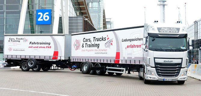 Demonstration auf der IAA (Foto: BBZ) Demonstration auf der IAA (Foto: BBZ)