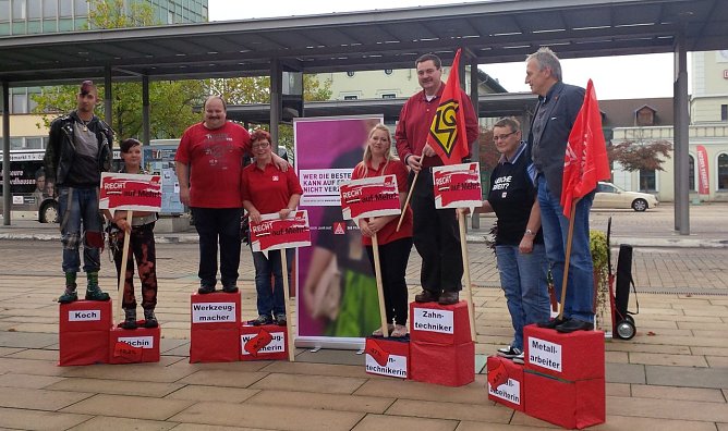 Protest vor dem Nordh&auml;user Bahnhof (Foto: DGB)