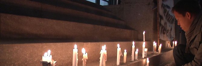 Die Gewalt der Kerzen (Foto: Angelo Glashagel)