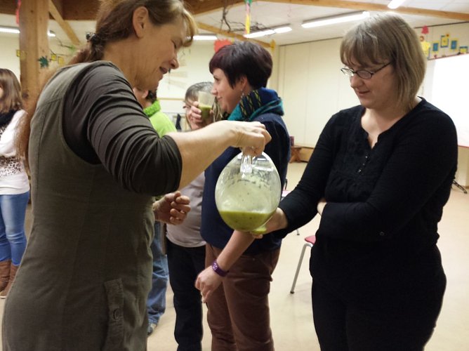 Gesund trinken (Foto: Karin Sommer) Gesund trinken (Foto: Karin Sommer)