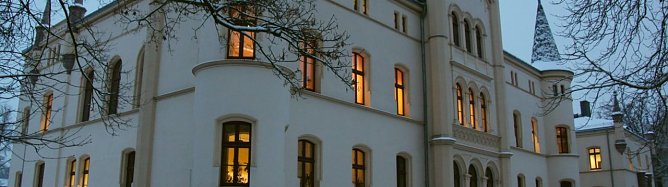 Winterliches Landratsamt (Foto: J. Piper)