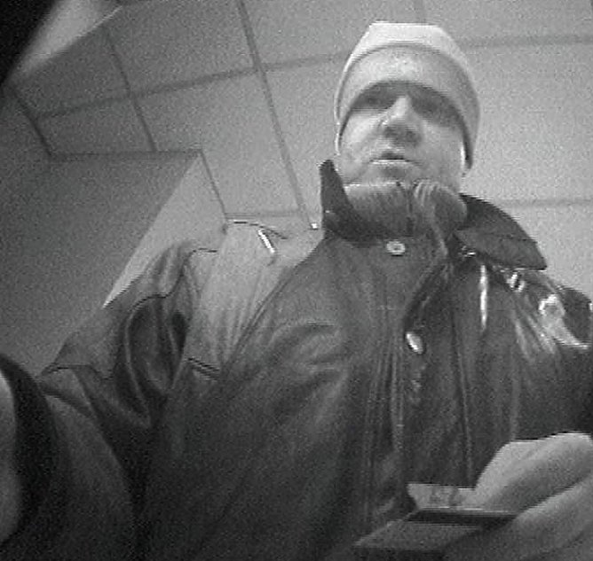 Betrüger gesucht (Foto: Polizei) Betrüger gesucht (Foto: Polizei)