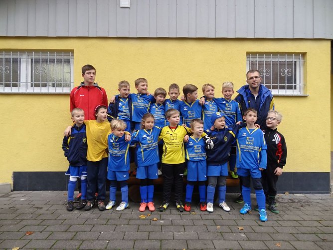 Die Ellricher F-Jugend verabschiedet sich ungeschlagen in die Winterpause (Foto: VfL 28 Ellrich) Die Ellricher F-Jugend verabschiedet sich ungeschlagen in die Winterpause (Foto: VfL 28 Ellrich)