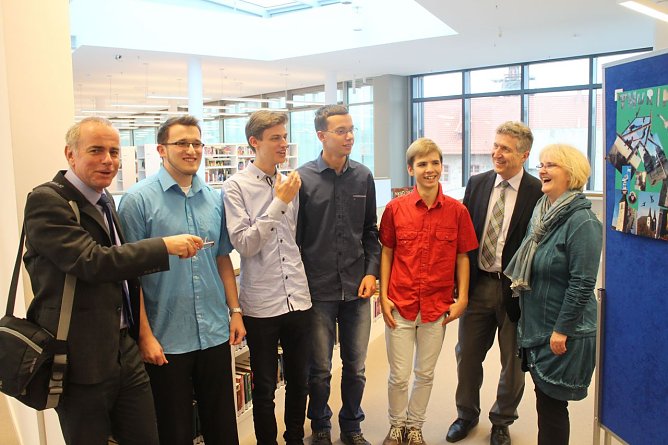 Die vier jungen Herren in der Mitte, Maximilan Weber, Elias Schecke, Christian Sch&auml;rf und Paul Veit, nahmen an dem Jugendtreffen teil (Foto: Angelo Glashagel)