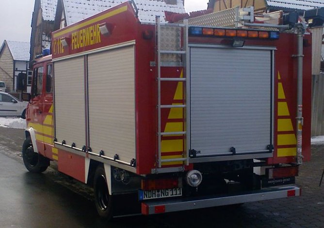 Feuerwehrauto übergeben (Foto: Gunkel) Feuerwehrauto übergeben (Foto: Gunkel)