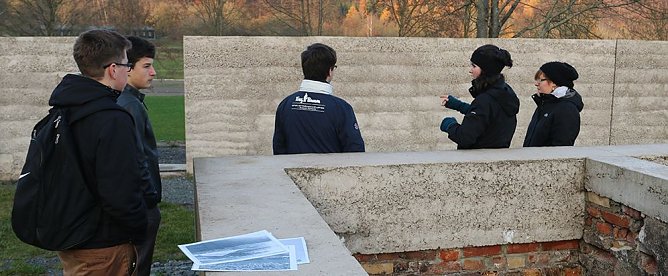 Jugendguides trafen sich in Gedenkstätte bei Nordhausen (Foto: privat) Jugendguides trafen sich in Gedenkstätte bei Nordhausen (Foto: privat)
