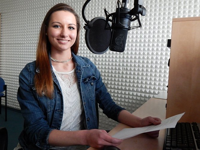 In den letzten beiden Wochen absolvierte Marie Sicora ein Praktikum im Offenen Kanal Nordhausen. (Foto: Sandra Witzel)