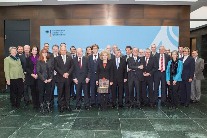 Minister fordern &Auml;nderungen an Berggesetz (Foto:  BMVI)