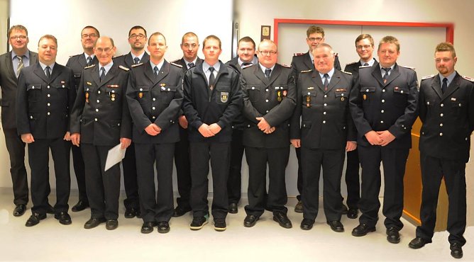 Bef&ouml;rdert und geehrt (Foto: Feuerwehr Bleicherode)