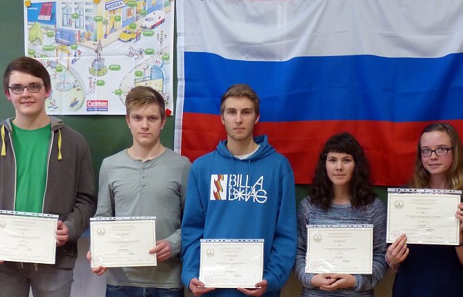 Zertifikate erhalten (Foto: privat)