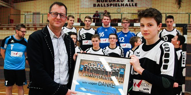 Dank für das Sponsoring (Foto: privat) Dank für das Sponsoring (Foto: privat)