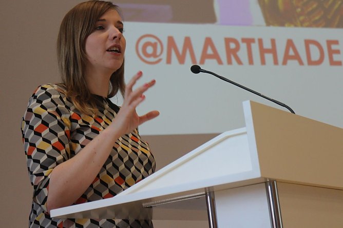 Autorin und Netzaktivistin  - Anne Wizorek sprach &uuml;ber modernen Feminismus in der Zeit der Social Media (Foto: Angelo Glashagel)