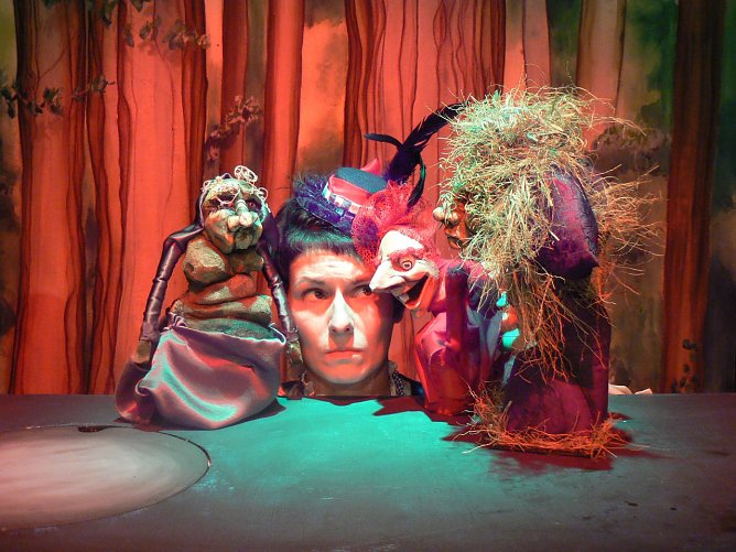 Die Kompanie HANDMAIDS zeigt Die kleine Hexe am Theater Nordhausen (Foto: Kompanie HANDMAIDS)