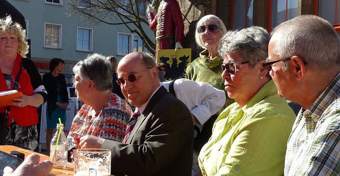 Mitten unter Bürgern (Foto: nnz) Mitten unter Bürgern (Foto: nnz)